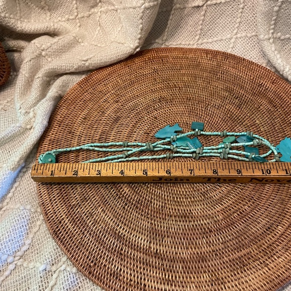 Gorgeous turquoise fish bead necklace - Picture 2 of 6